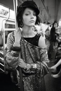 Sasha Pivovarova en Jean Paul Gaultier haute couture photographiée par Glen Luchford pour la série du numéro de novembre 2014 de Vogue Paris